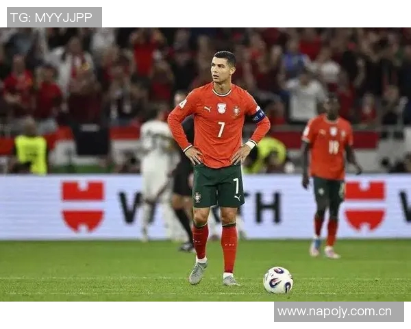 圆梦时刻索博赛后终于如愿获得偶像C罗的球衣之前换球衣时遗憾未能成功